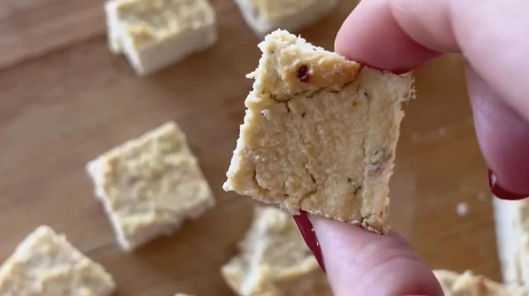 Φτιάξε μόνη σου νηστίσιμο τυρί από τόφου - χωρίς συντηρητικά