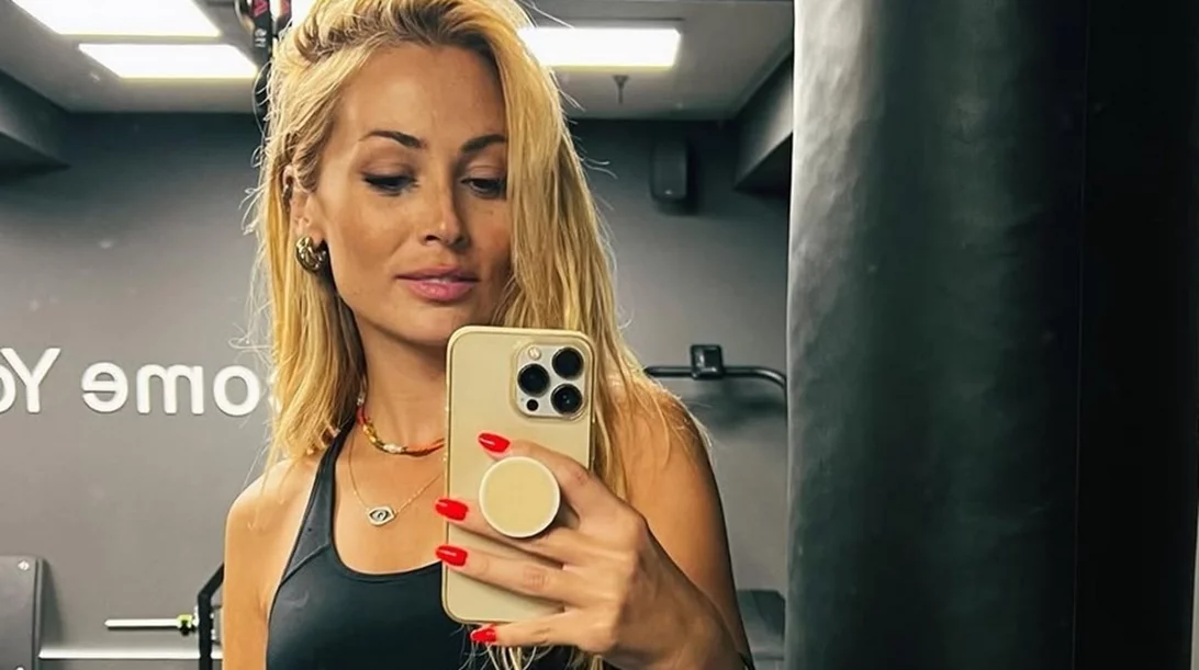 Η γυμναστική που ακολουθεί η Ελένη Βουλγαράκη υπόσχεται θαύματα για τους κοιλιακούς σου!