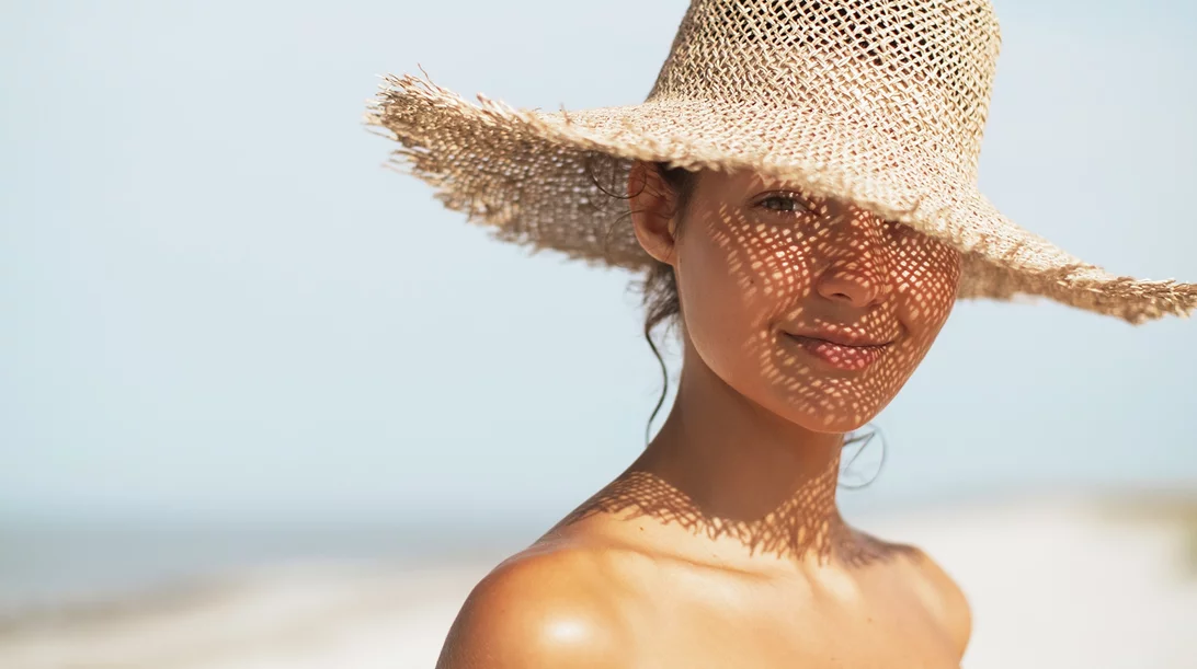 Φωτογήρανση: Οι συνέπειές της στο δέρμα και antiaging συμβουλές