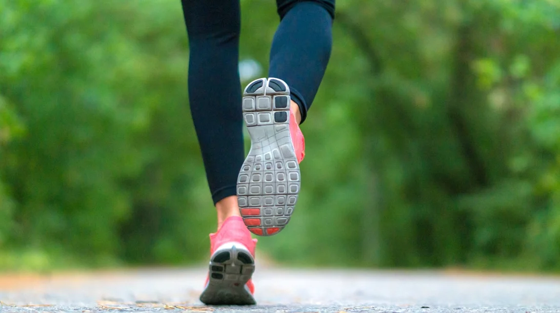 Αυτή είναι η ελάχιστη ποσότητα αερόβιας άσκησης που πρέπει να κάνεις την εβδομάδα για να δεις αποτέλεσμα