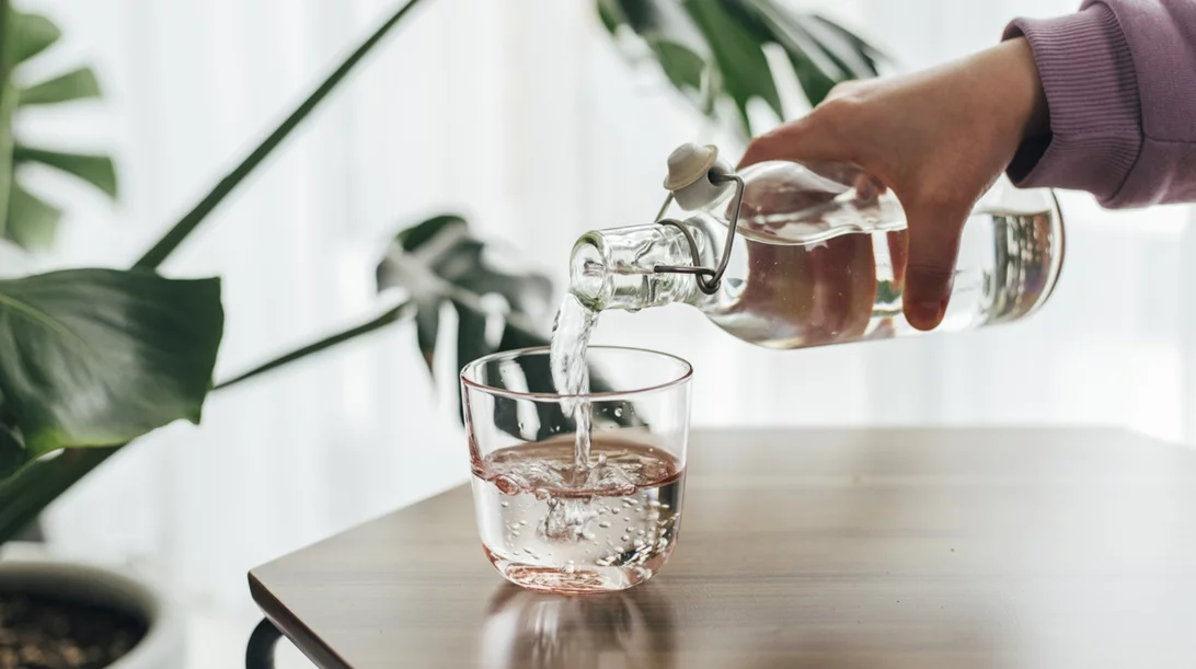 Γιατί νιώθω αφυδατωμένη ακόμα και όταν πίνω πολύ νερό;