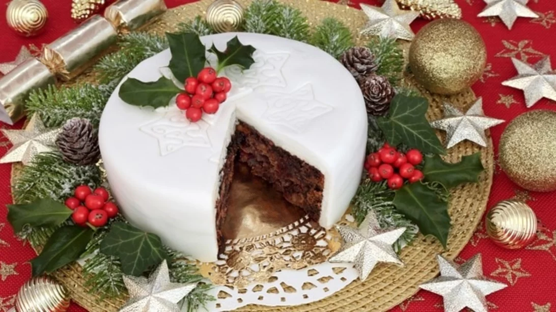 Βασιλόπιτα-κέικ για... τεμπέληδες: Ζουμερή και αφράτη με πορτοκάλι, έτοιμη στο πι και φι