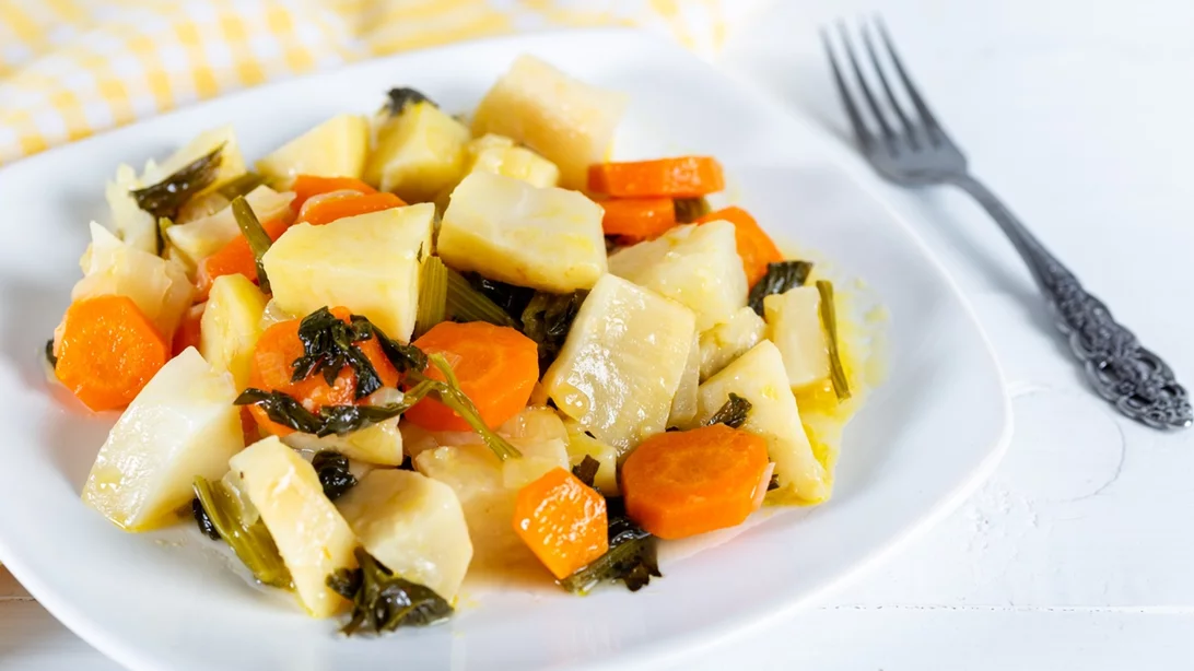 Το χειμωνιάτικο λαχανικό που έχει φυσική αλμυρή γεύση – χωρίς αλάτι