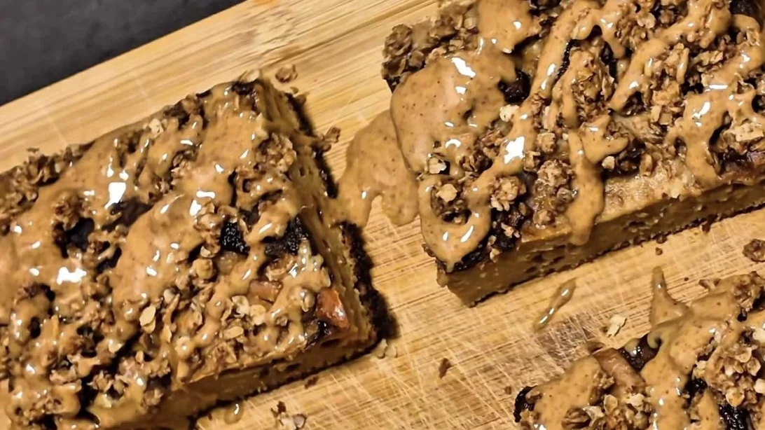 Σπιτικές μπάρες apple crumble - λαχταριστή συνταγή με λιγότερο απο 200 kcal