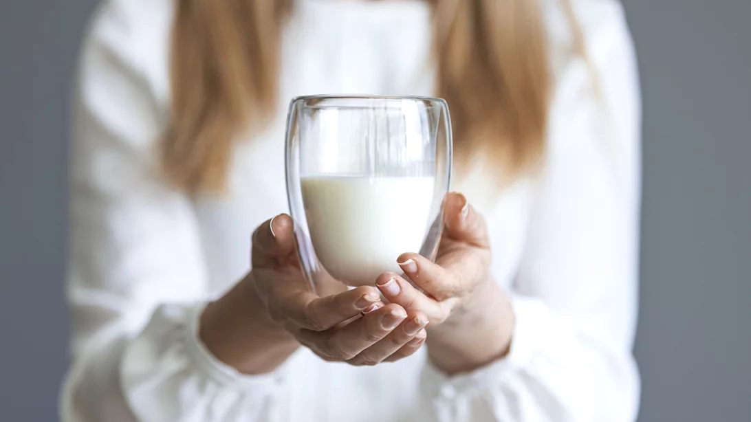 Το "αντιγηραντικό" ρόφημα με προβιοτικά: Τι μπορεί να κάνει στο σώμα και πότε να το αποφύγεις