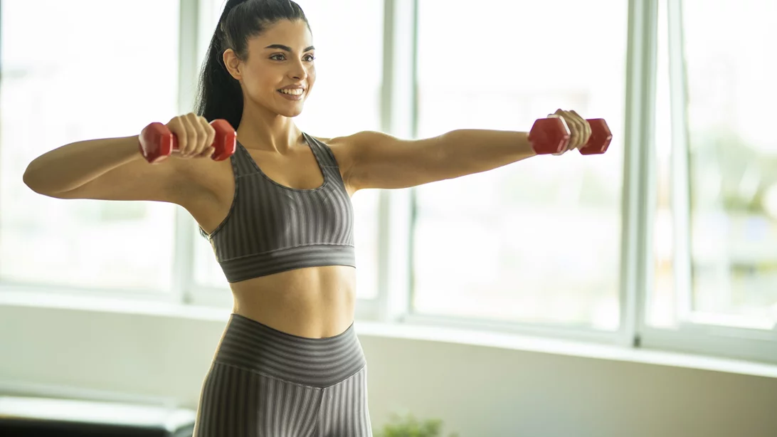 10 αποτελεσματικές ασκήσεις για να εξαφανίσεις το λίπος στα χέρια