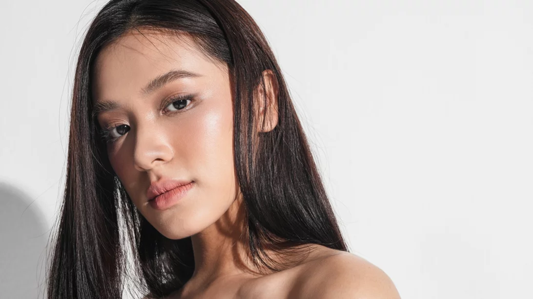 Skin Longevity: Η skincare τάση που σταματά να πολεμά τον χρόνο