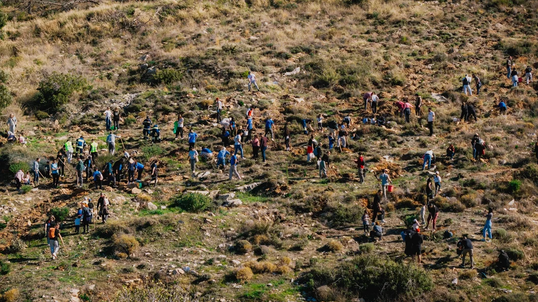 Μαζί, πρασινίζουμε τον κόσμο: Πώς το φυσικό μεταλλικό νερό ΒΙΚΟΣ και η we4all έδωσαν ξανά ζωή στην πόλη
