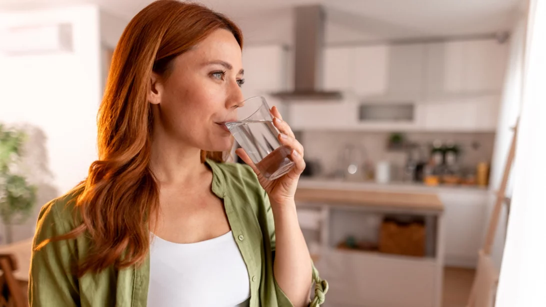 Okra Water | Αυτό είναι το πιο viral νερό που πίνουν όλες οι beauty gurus του εξωτερικού