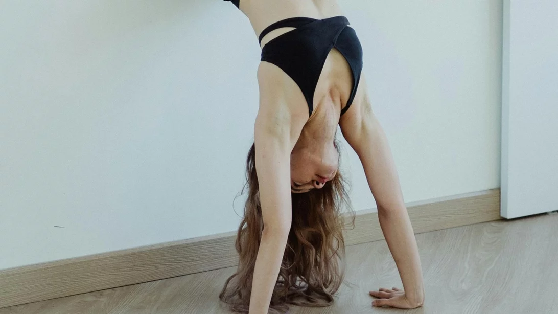 Κατακόρυφο: Μάθε να κάνεις το πρώτο σου handstand με αυτή την άσκηση