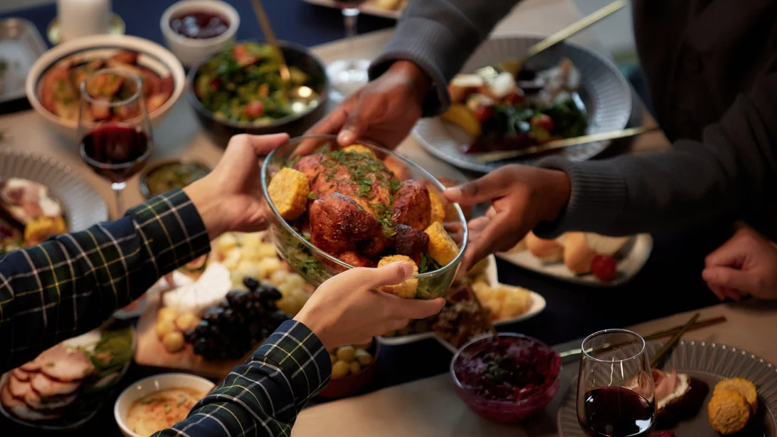 10 διατροφικά tips για να μην πάρεις κιλά στις γιορτές