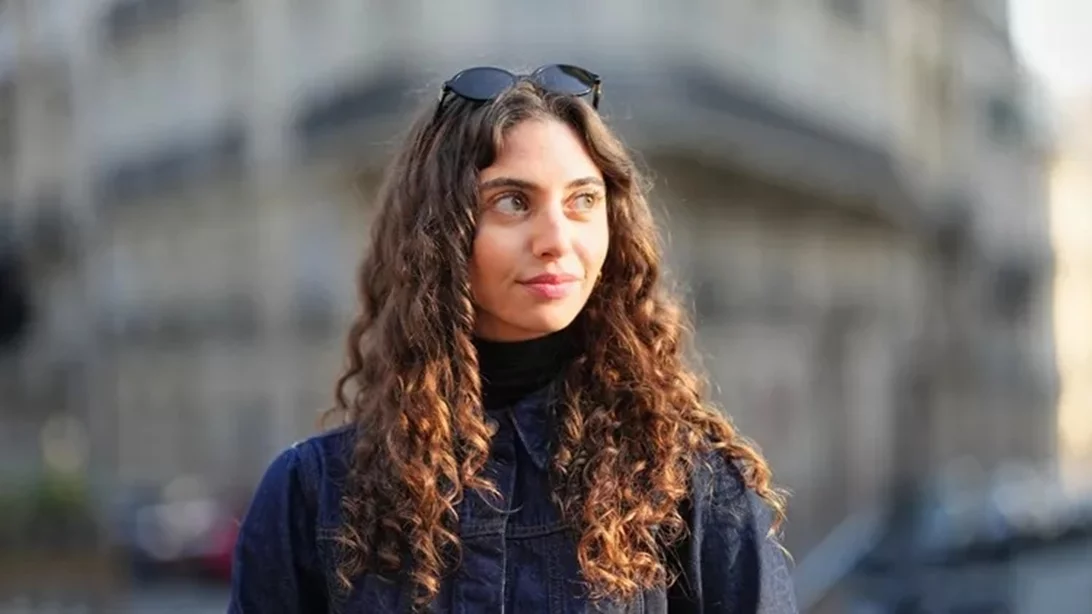 Πριν τον ύπνο: Η κίνηση-ματ που θα χαρίσει ξεκούραστο βλέμμα το επόμενο πρωί