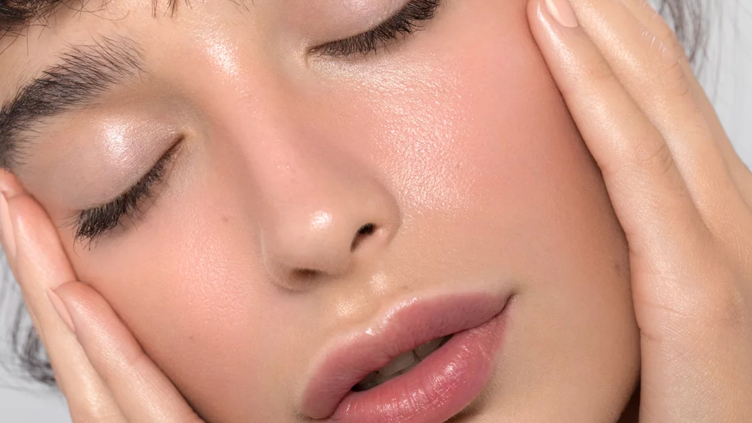 H πιο εύκολη καθημερινή συνήθεια για πιο μακριές και "δυνατές" βλεφαρίδες