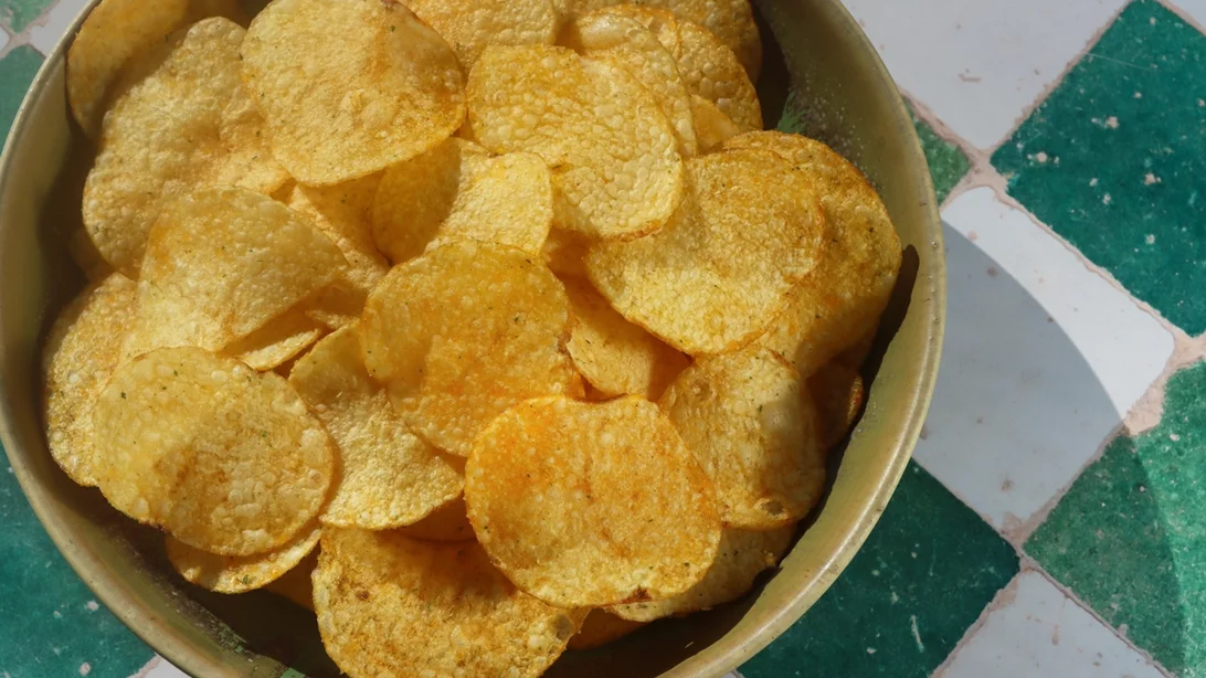 Αντίο πατατάκια! Aυτό είναι το καλύτερο αλμυρό σνακ για απώλεια βάρους, σύμφωνα με τους ειδικούς