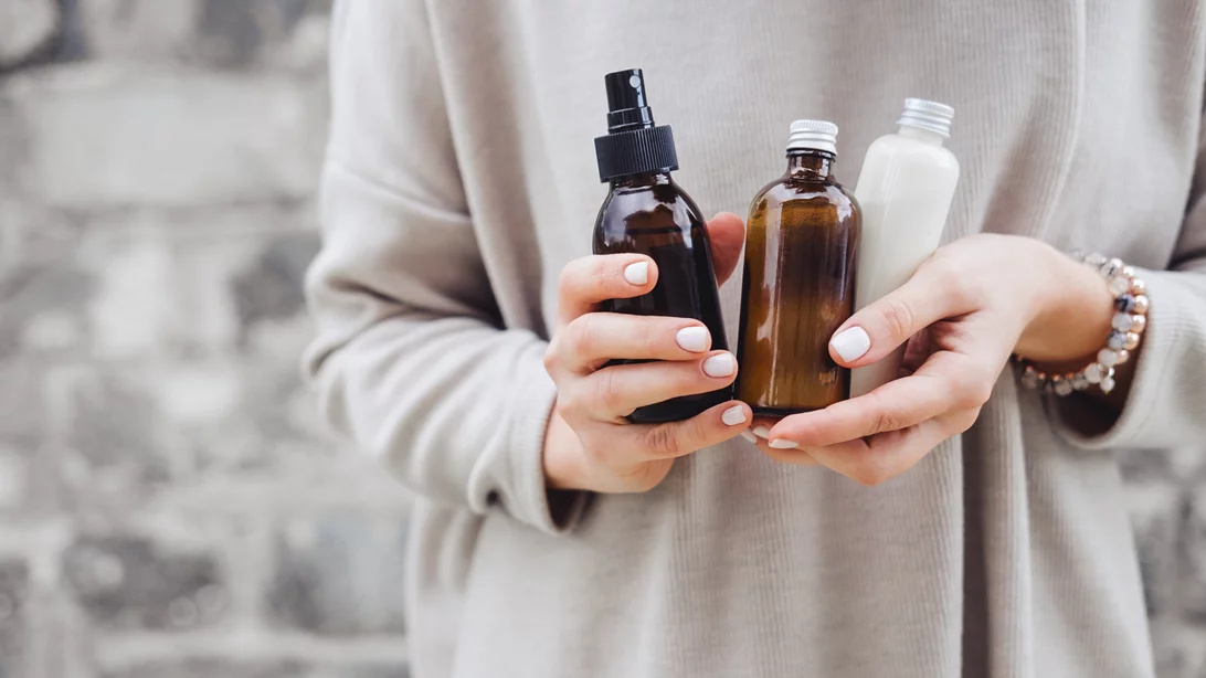 Ξεκαθάρισμα καλλυντικών: 3 προϊόντα περιποίησης που πρέπει να πετάξεις άμεσα