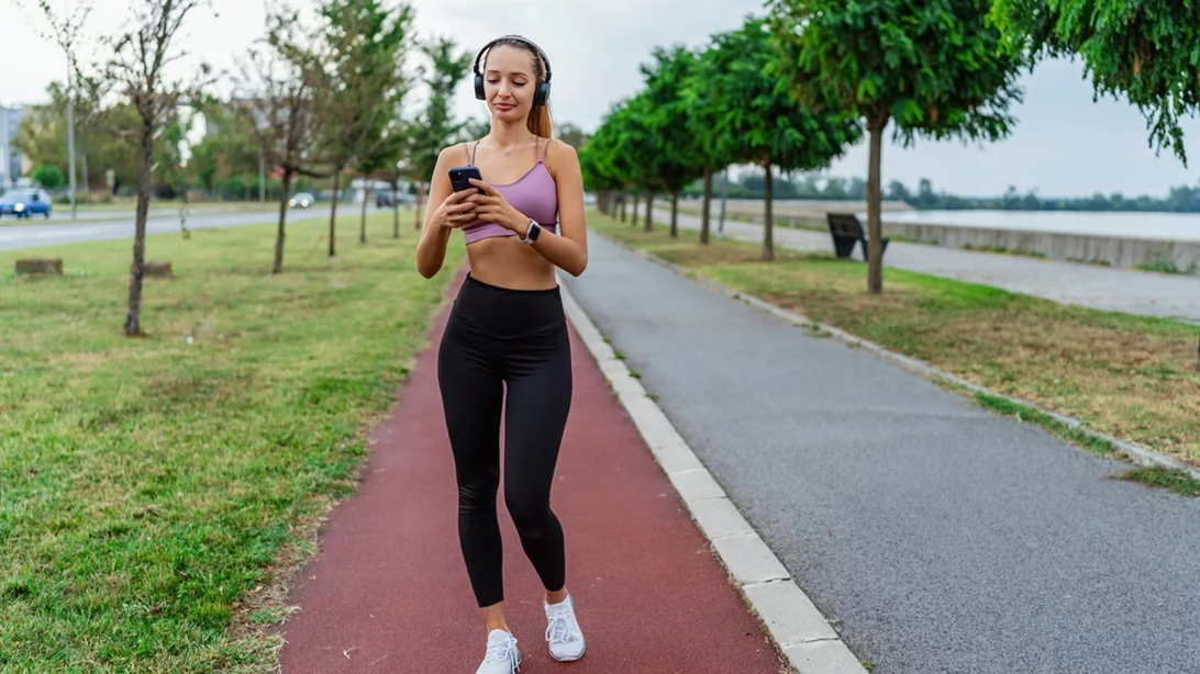 6 λόγοι που το περπάτημα κάνει καλό μετά το φαγητό