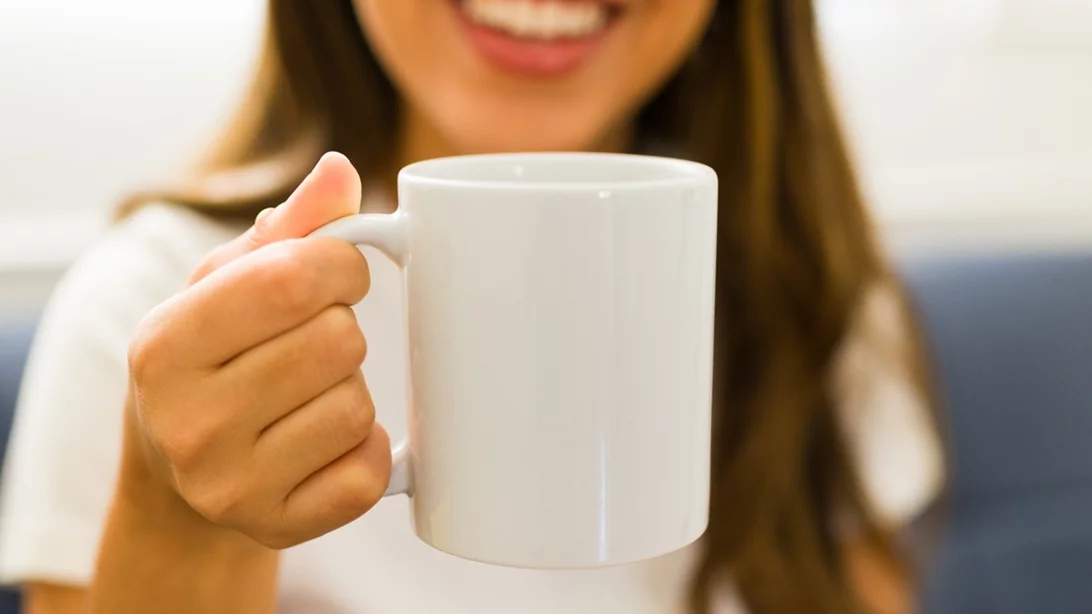 Το ρόφημα που κρατά τον εγκέφαλο πιο νέο: 3 φλιτζάνια την ημέρα αρκούν, λένε οι ειδικοί