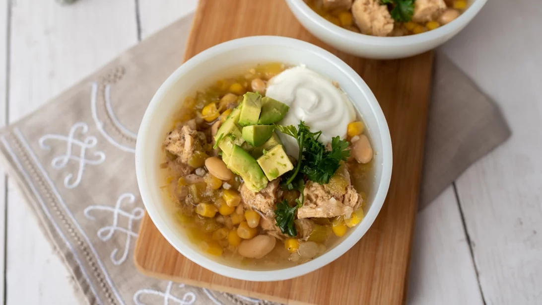 3 συνταγές βραδινού με κοτόπουλο κάτω από 260 θερμίδες (και χωρίς να πεινάς μετά)