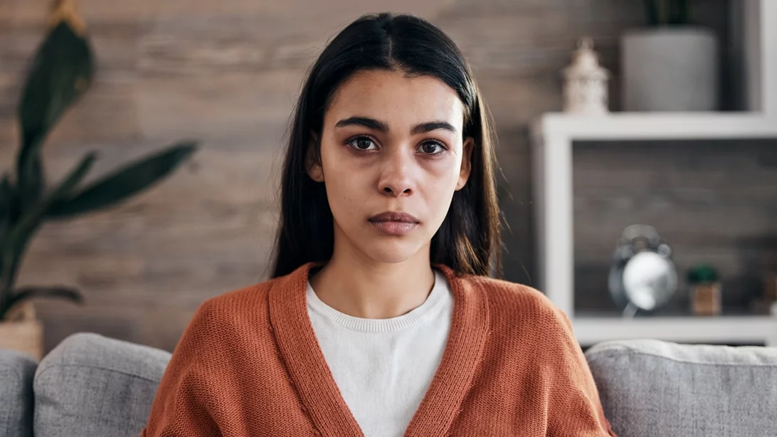 Τι σημαίνει "έχω κατάθλιψη" και ποια η διαφορά με τη θλίψη;