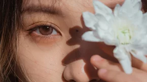 5 παλέτες σκιών σε γήινες, neutral και bronze αποχρώσεις με λιγότερα από 13 ευρώ