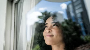 Η τοξική θετικότητα: Τι συμβαίνει όταν παλεύουμε να δείχνουμε μόνο τη θετική πλευρά;