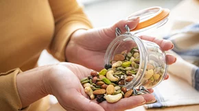 Η σωστή ώρα για κάθε superfood - πώς να μεγιστοποιήσεις τα οφέλη τους φυσικά