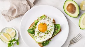 Θες πρωινό για ενέργεια; 5 συνδυασμοί για να ξεκινάς δυνατά τη μέρα σου