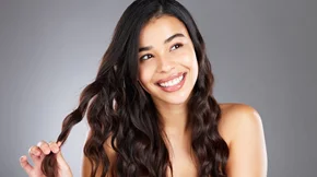 5 συμβουλές για την φροντίδα των ξηρών μαλλιών