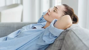 Κατάθλιψη στην προεμμηνόπαυση: Τι είναι, πόσο συχνό, πώς θα το καταλάβεις και τι να κάνεις