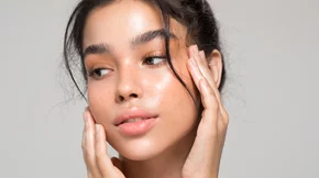 5 brow mascaras για πλούσια φρύδια που δεν κοστίζουν πάνω από 10 ευρώ