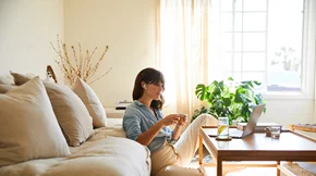 Tι μπορεί να σημαίνει λίγο αίμα στα μέσα του κύκλου;