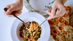 "Γιατί παχαίνω;": Οι 8 λόγοι που σήμερα παχαίνουμε πιο πολύ