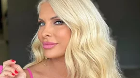 5 διάσημες Ελληνίδες που τις γνωρίσαμε μελαχρινές και αποθεώθηκαν ως ξανθές