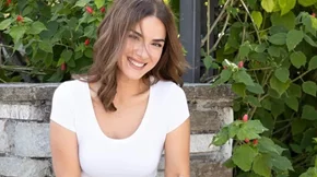 Η Βάσω Λασκαράκη με το ιδανικό χτένισμα για τους γάμους και τις βαφτίσεις του καλοκαιριού