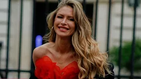 Το TikTok μίλησε! Οι ωραιότερες μπούκλες χωρίς θερμότητα γίνονται με ένα κολάν