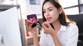 Office beauty looks | Τα do's & dont's του μακιγιάζ γραφείου