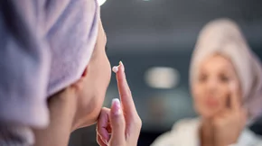 Τα 10 πιο κοινά skincare λάθη που κάνουμε στο δέρμα μας, σύμφωνα με τους δερματολόγους