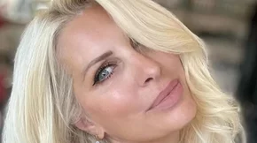 Ανανεωμένη η Ελένη Μενεγάκη: Η αλλαγή στα μαλλιά της που την ενθουσίασε