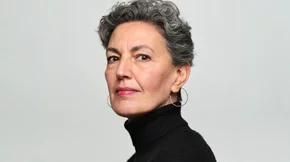 Τα πιο κομψά κουρέματα για γκρίζα μαλλιά