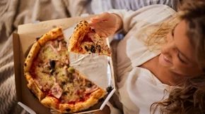 Βραδινές λιγούρες: Η ρουτίνα που σταματά την πείνα πριν καν αρχίσει