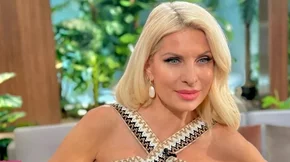 Ελένη Μενεγάκη: Βρήκαμε ακριβώς ποιο κραγιόν φοράει κάθε μέρα