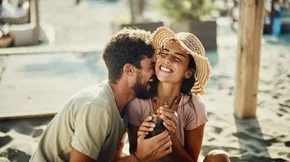 Ποια ζώδια θα ερωτευτούν φέτος το καλοκαίρι και ποια θα χωρίσουν;