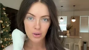 Πώς θα κάνεις τις πιο τέλειες χαλαρές μπούκλες χωρίς θερμότητα με... ένα ζευγάρι κάλτσες!