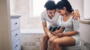 Αντρική υπογονιμότητα: Ο παράγοντας που μπαίνει στο μικροσκόπιο των ειδικών