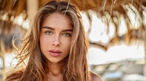 Έβαψες τα μαλλιά σου πριν τις διακοπές; Έτσι θα διατηρήσεις το χρώμα ζωντανό και λαμπερό