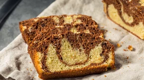 Κλασικό κέικ βανίλια - σοκολάτα: Πανεύκολο, τέλειο συνοδευτικό για τον καφέ