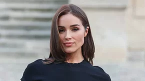 Εφέ λίφτινγκ: 3 μυστικά μακιγιάζ που καμουφλάρουν τη χαλάρωση