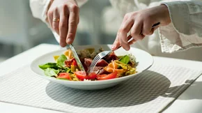 Οι υπερτροφές για γερά οστά, μαλλιά και νύχια (+ ενδεικτικό μενού)