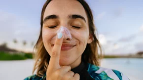 Εμποδίζει τελικά το αντηλιακό τη βιταμίνη D;