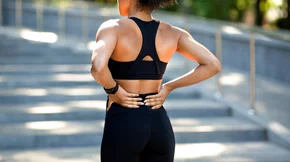 Τρεις ασκήσεις για δυνατό κορμό και σμιλευμένους κοιλιακούς